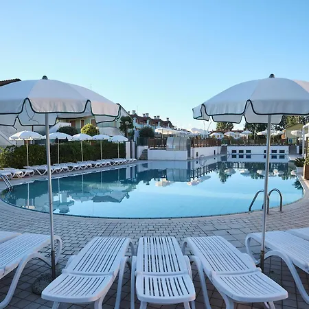 Cozy Flat In A Bright Residence-beahost Апартаменты *